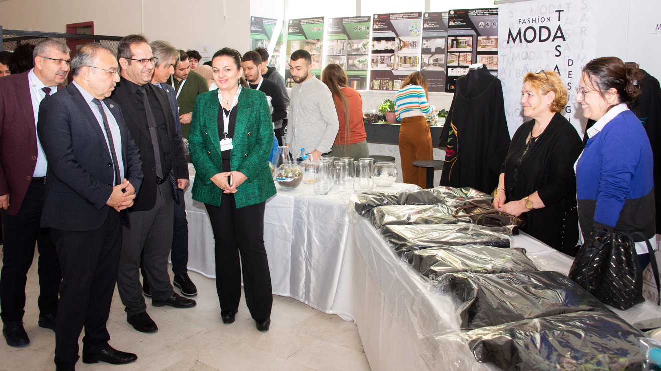 Workshop and bazaar for disaster victims at Selçuk University Faculty of Science